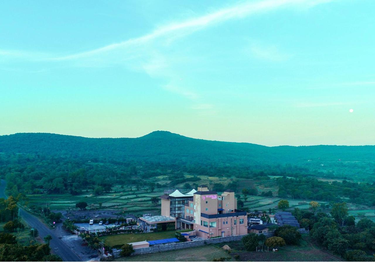 Regenta Resort Belagavi 외부 사진